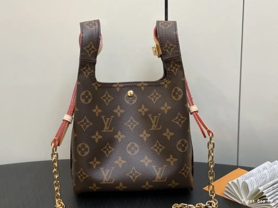 First bag Atlantis BB LOUIS VUITTON 0806